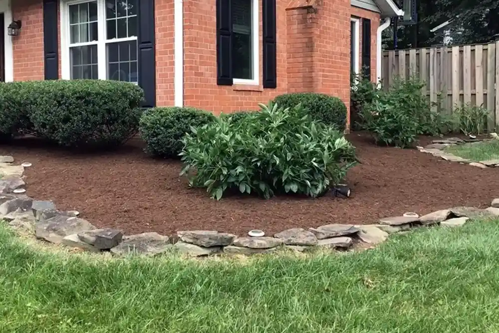 Bethel Park Mulch Bed Cleanup
